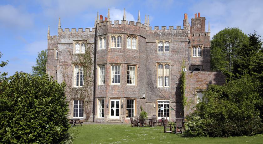 Donnington Grove And Country Club