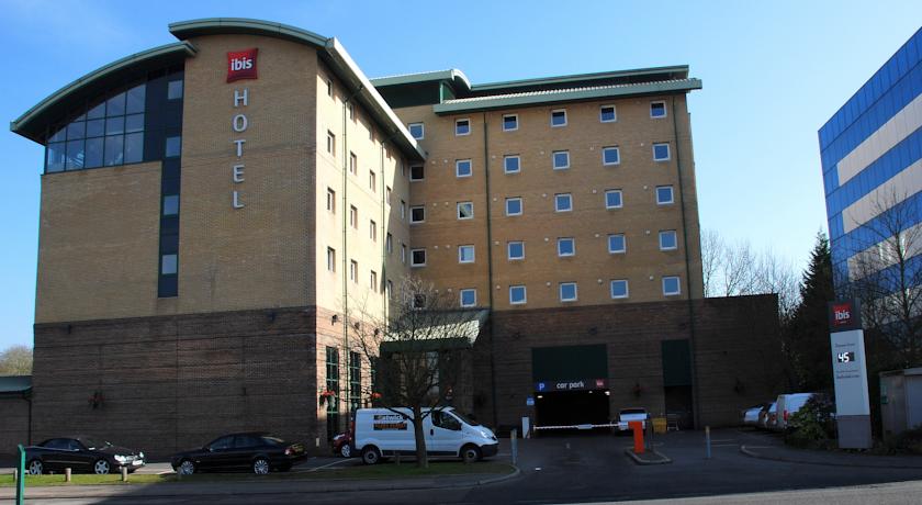 Ibis London Gatwick Airport