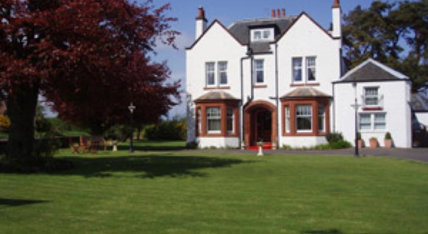 Pinewood Country House