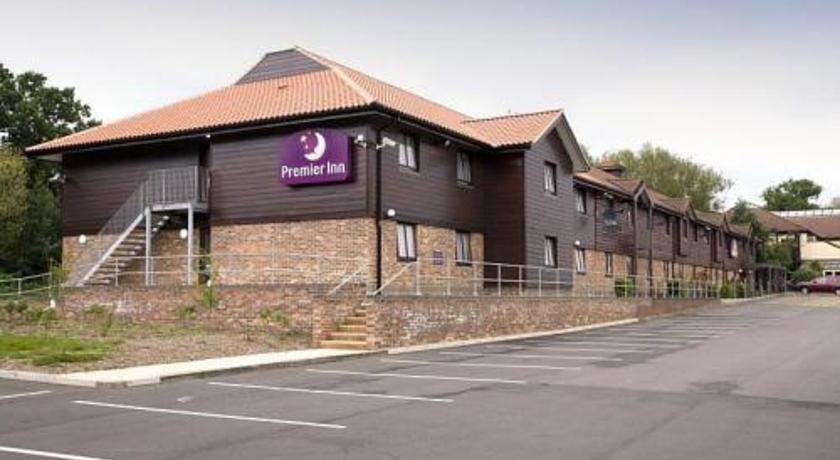 Premier Inn Chessington