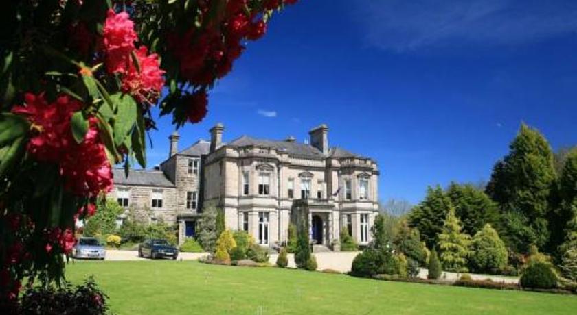 Tre-Ysgawen Hall Country House Hotel & Spa