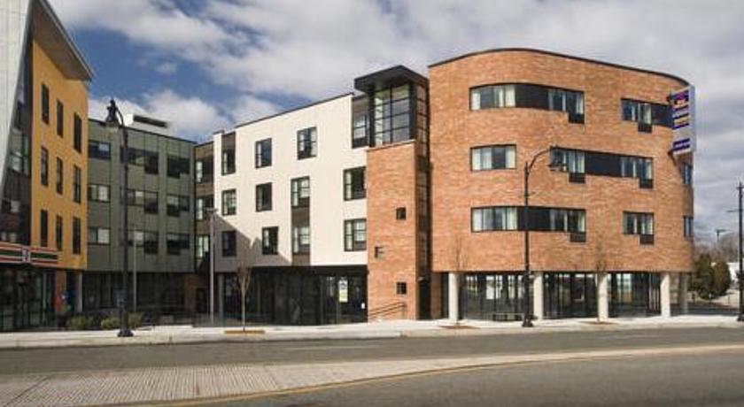 Best Western Plus Philadelphia Airport South at Widener University