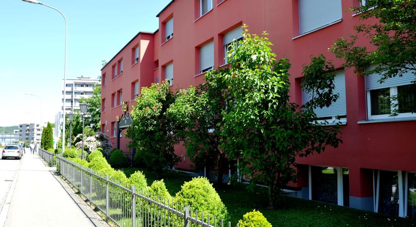 Swiss Star Kloten Z"urich Airport