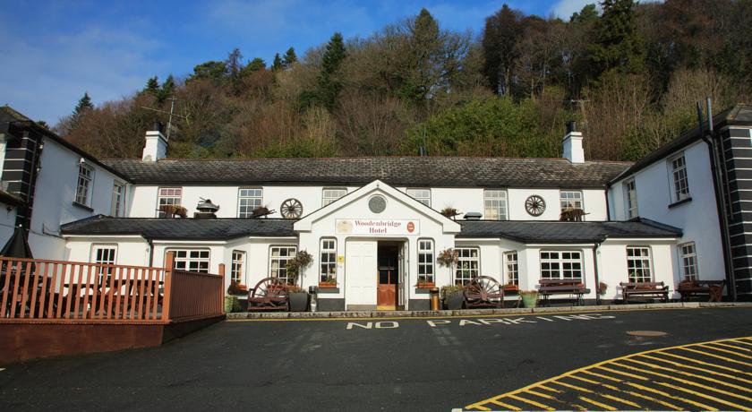Woodenbridge & Lodge