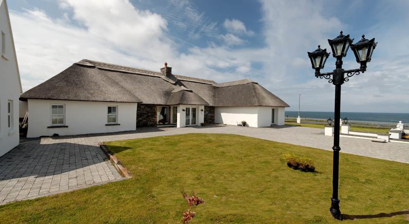 Red Cliff Lodge
