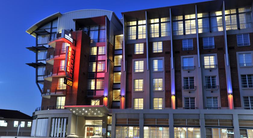 Protea Victoria Junction