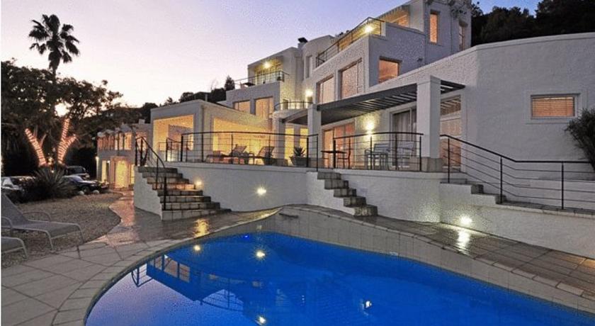 Villa Afrikana Guest Suites