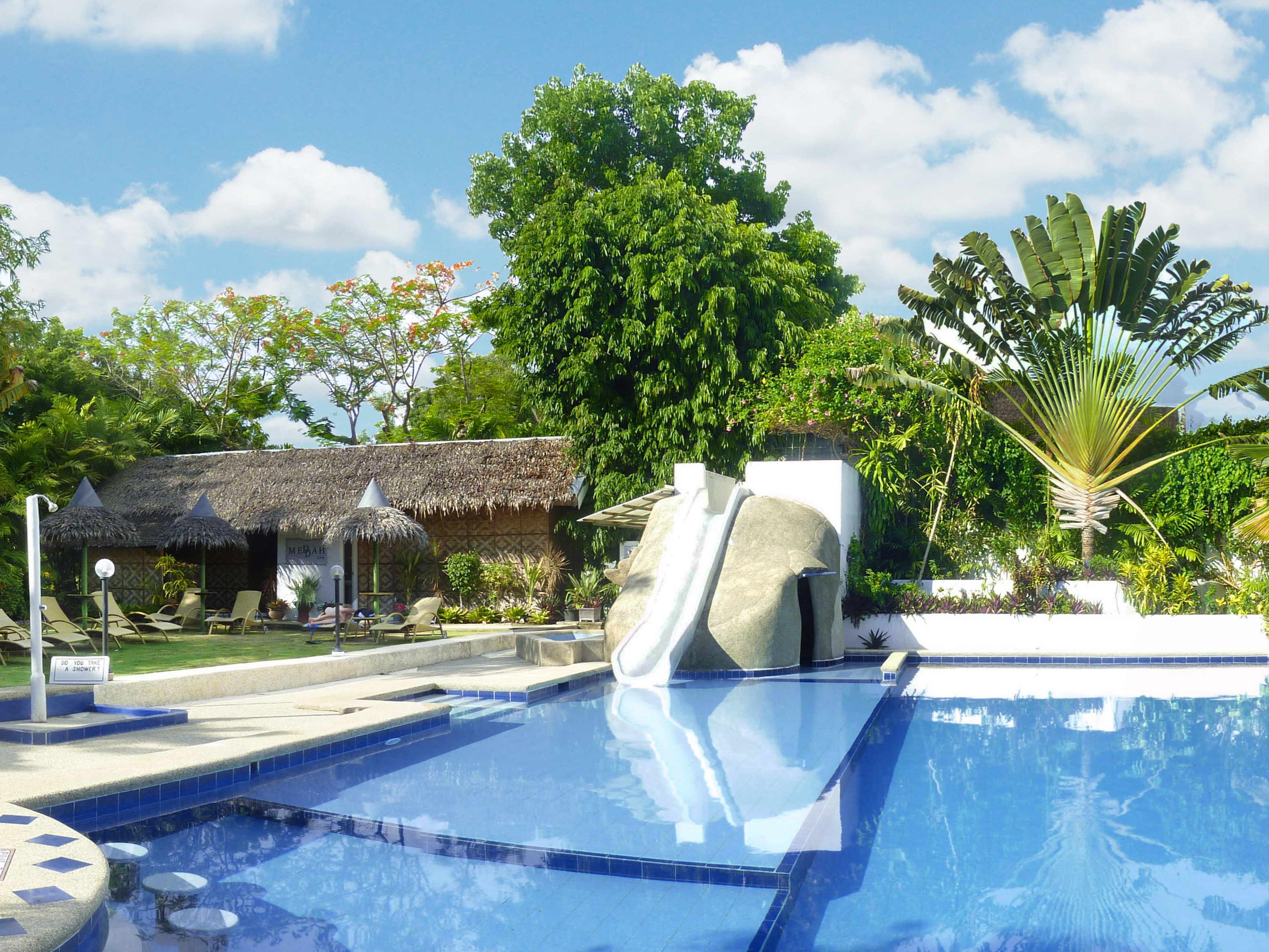 Marcosas Cottages Resort