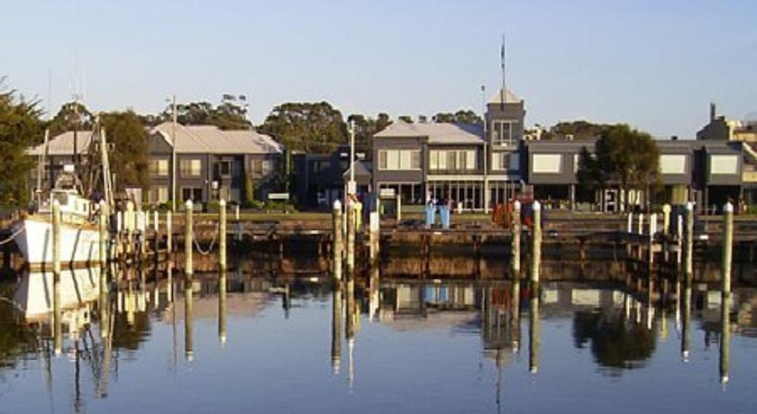 Bellevue on the Lakes