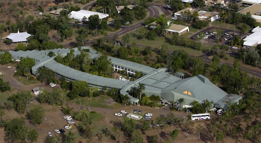 Holiday Inn Resort Gagudju Crocodile