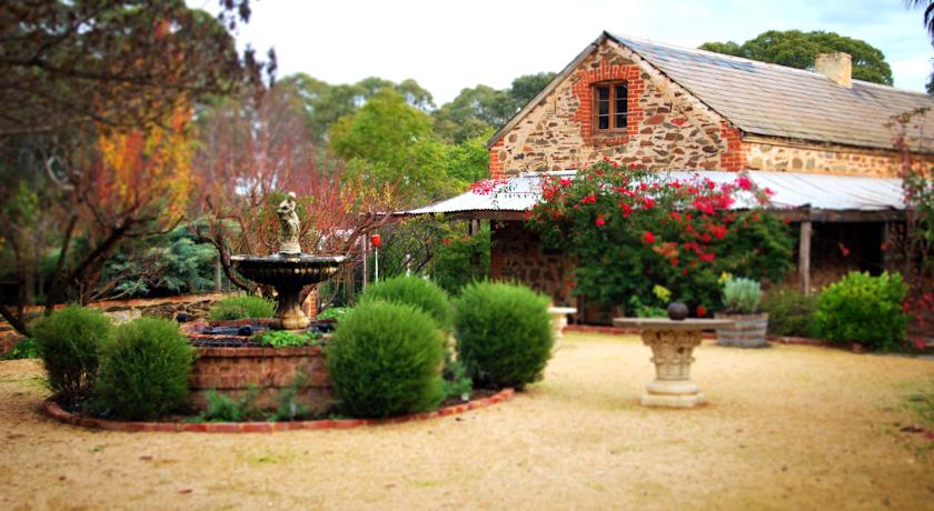 Jacobs Creek Retreat at Moorooroo Park