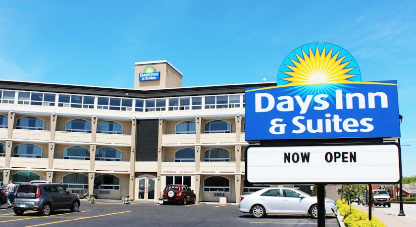 Days Inn & Suites North Bay