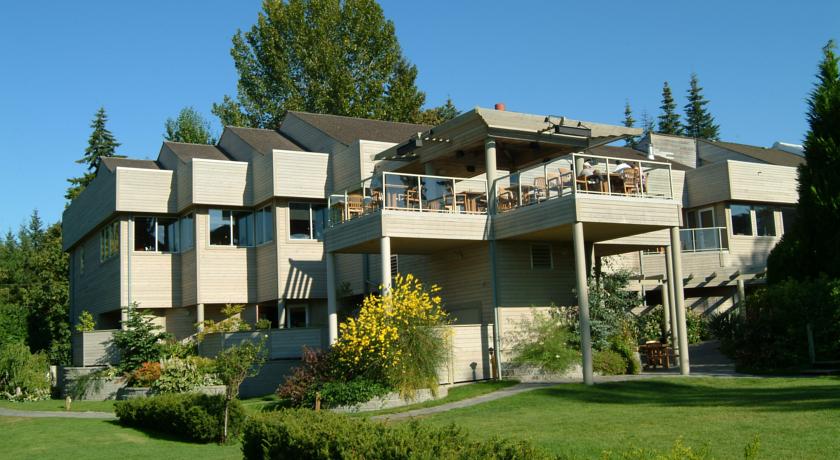 Pacific Shores Resort & Spa