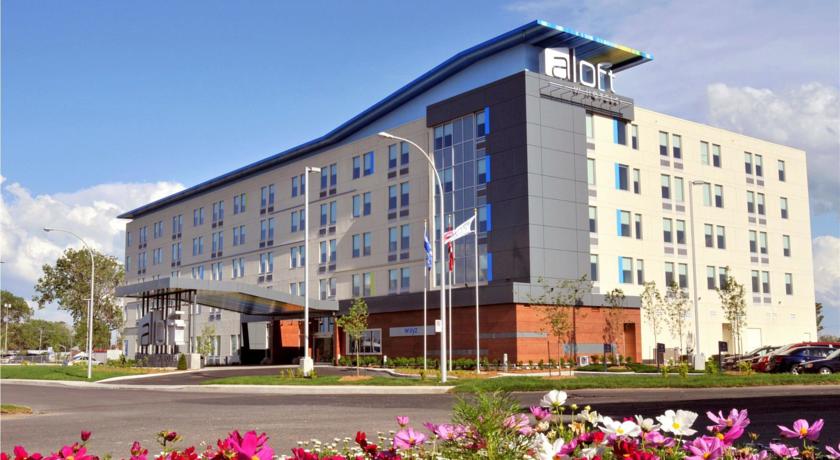 Aloft Montreal Airport