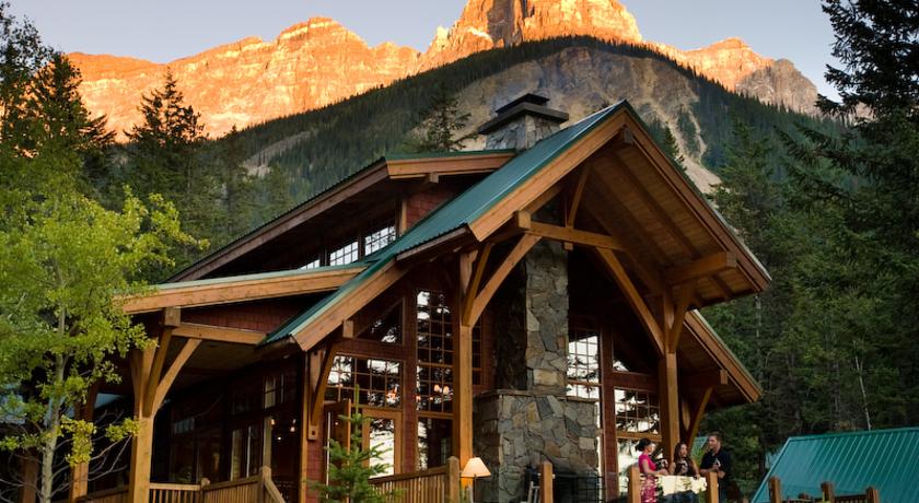 Cathedral Mountain Lodge