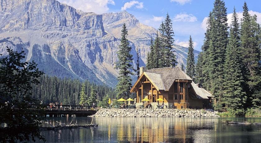 Emerald Lake Lodge