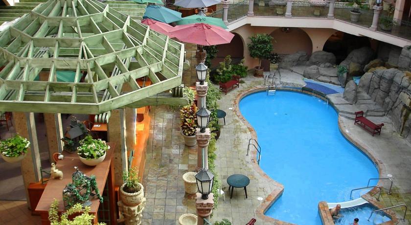 Pacific Inn Resort and Conference Center