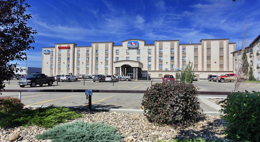 Pomeroy Inn & Suites Grande Prairie