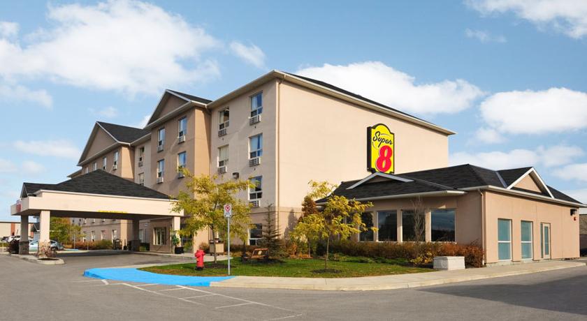 Super 8 Barrie