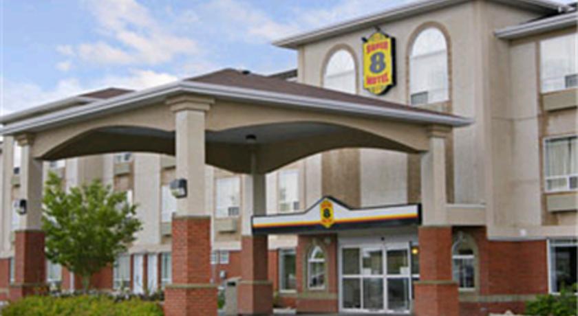 Super 8 High River AB
