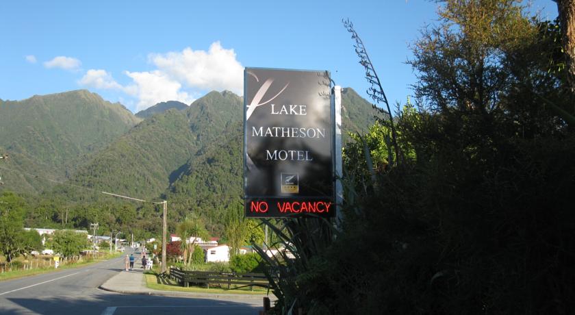 Lake Matheson