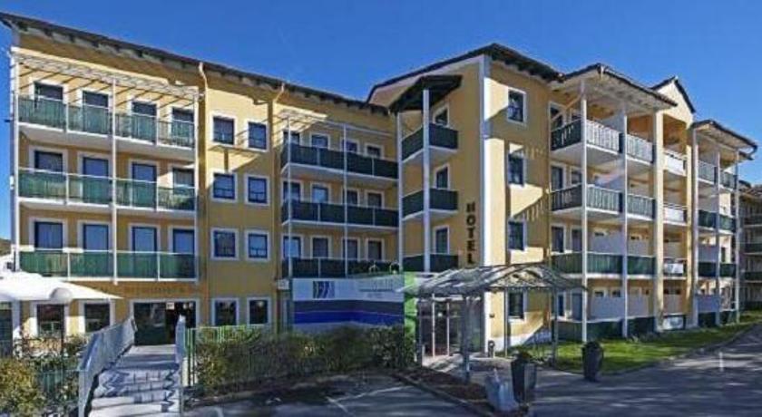 Innsento ex Top CountryLine Hotel Am Jesuitenschl"ossl