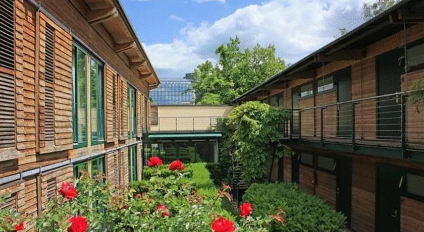 SportScheck am Englischen Garten