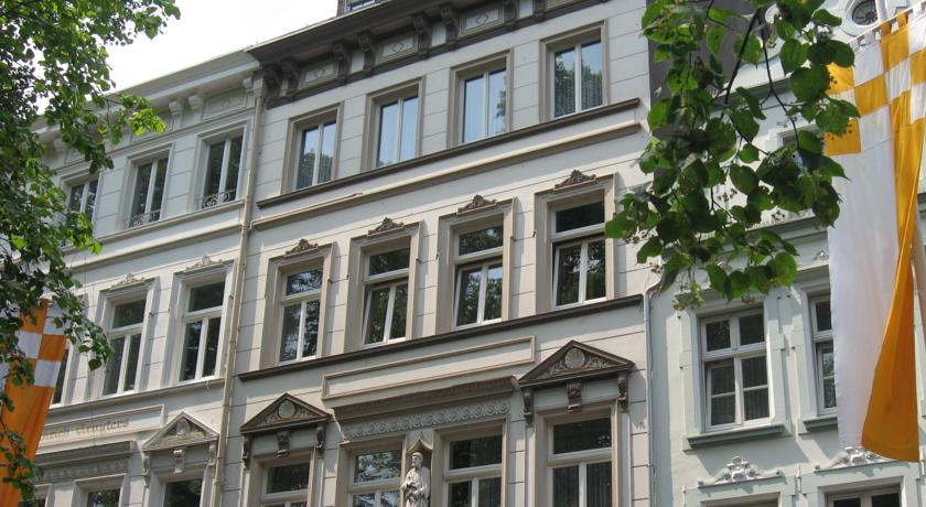 Zu den Goldenen und Silbernen Schl"usseln