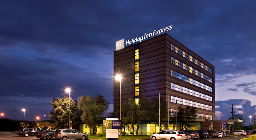 Holiday Inn Express Langhe-Cherasco