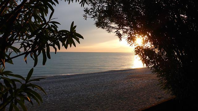 Санкции ударили по отдыху в Абхазии: власти заявили о резком росте цен