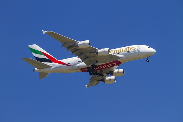 Emirates вводит дополнительный сбор и повышает цены