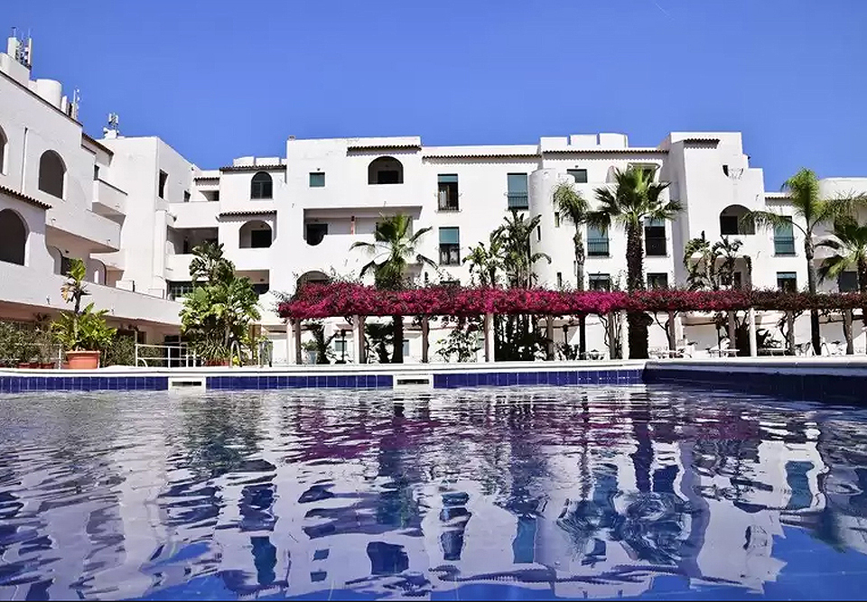 Saracen Sands Village