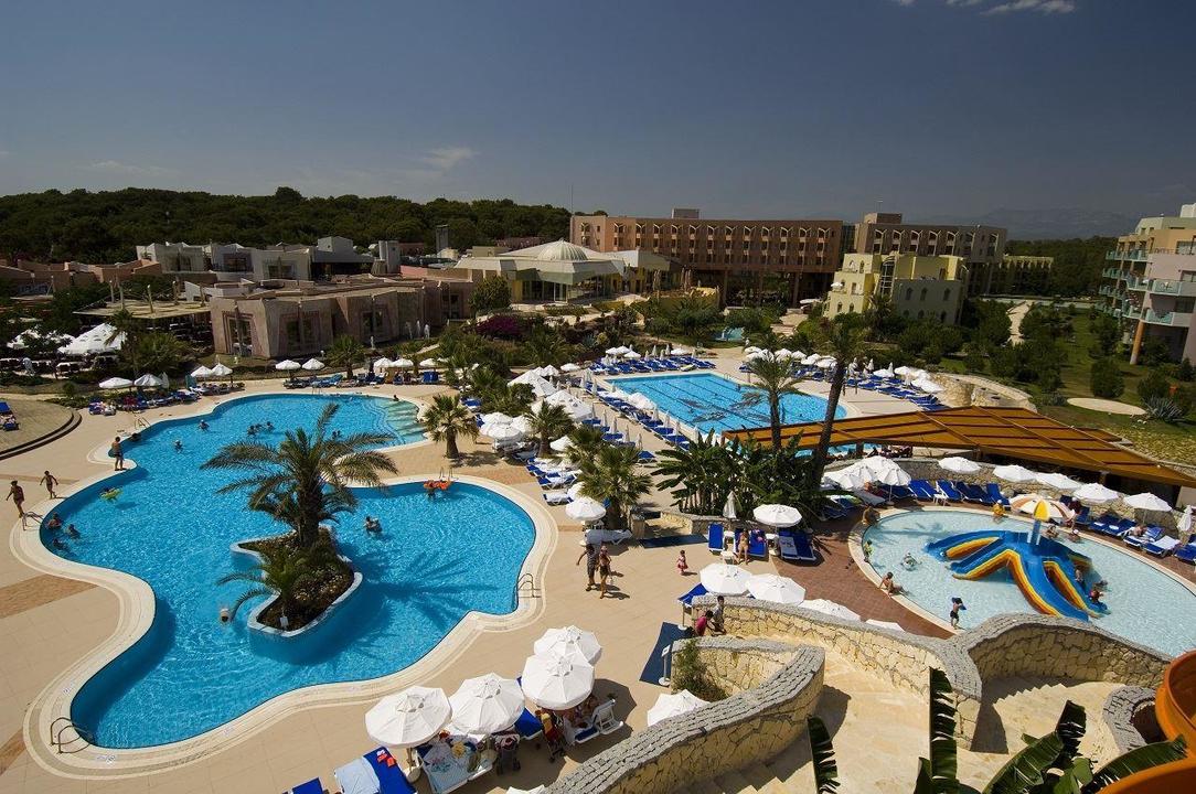 Blue Waters Club & Resort