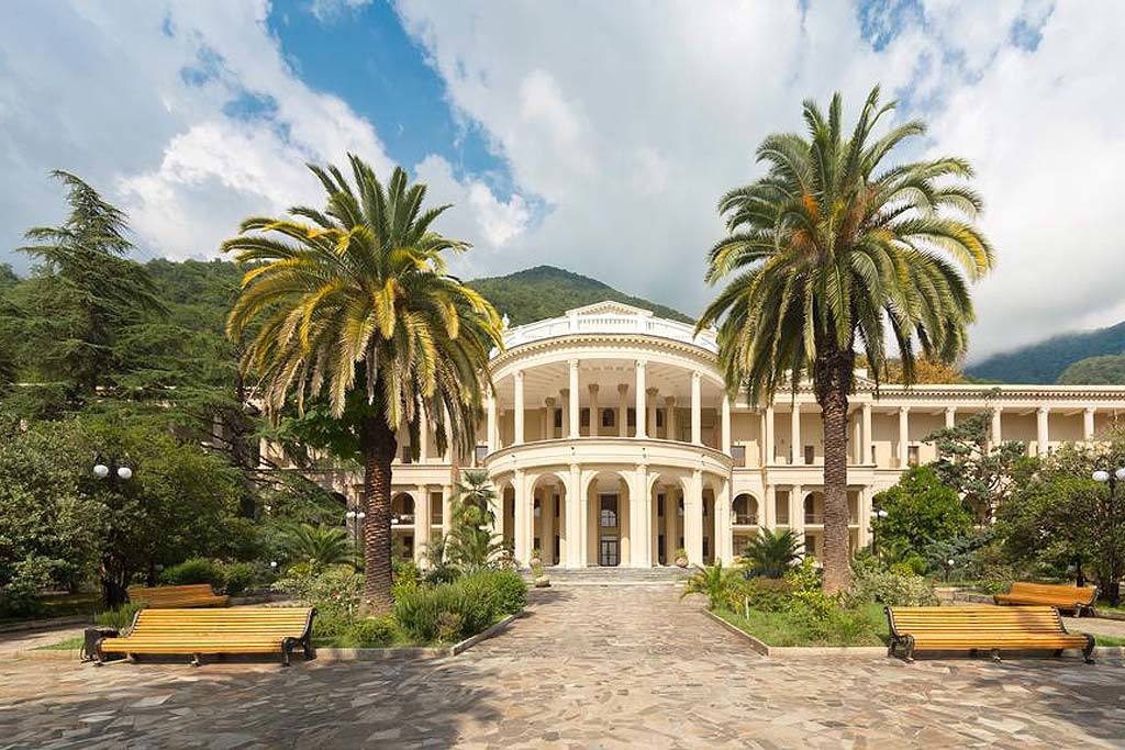  Амра Парк Отель