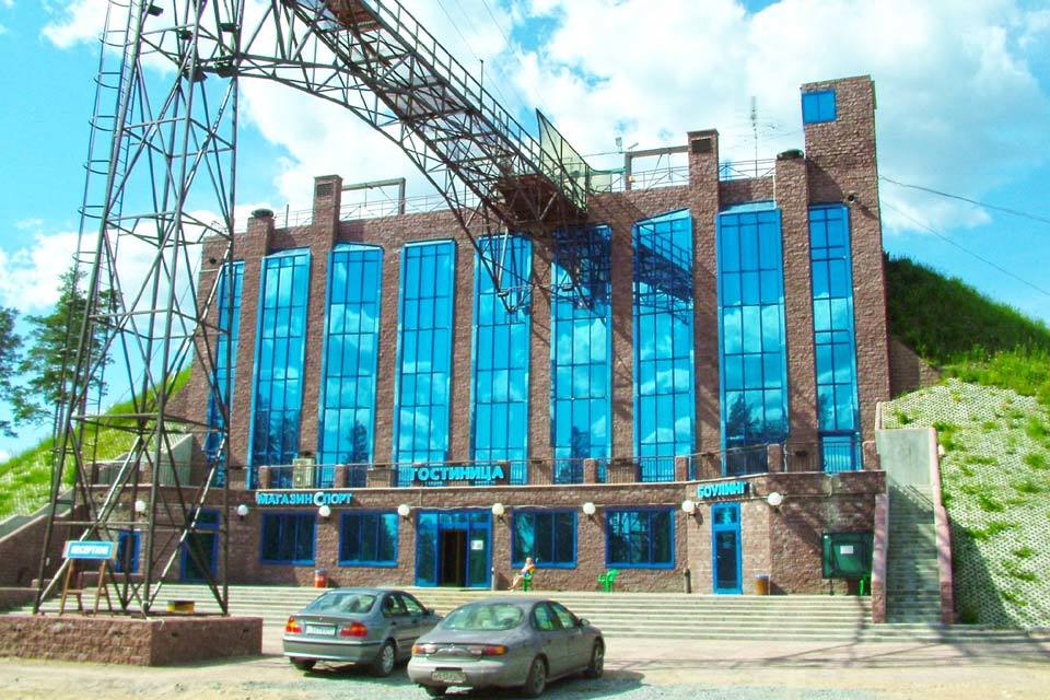 Красное озеро