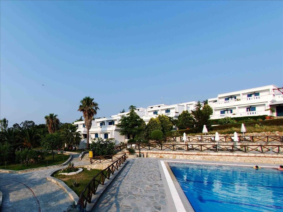 Agionissi Resort