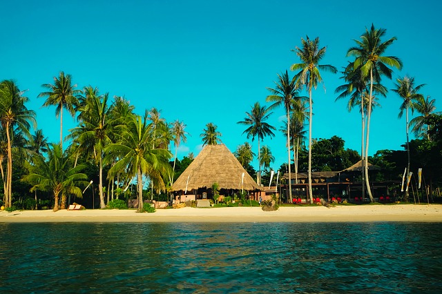 Таиланд отменил ограничения для российских туристов и облегчил карантин