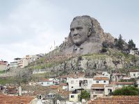 Памятник Ататюрку