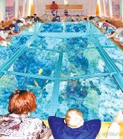 Корабль с прозрачным дном