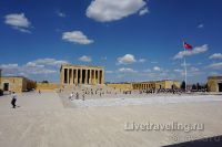 Башня Ак Кале и мавзолей Ататюрка